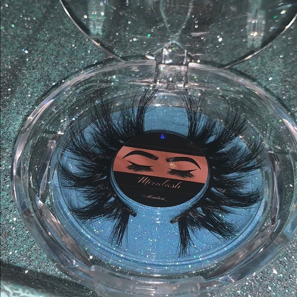 “Doll” Eyelash Strip - Picture 2 of 2